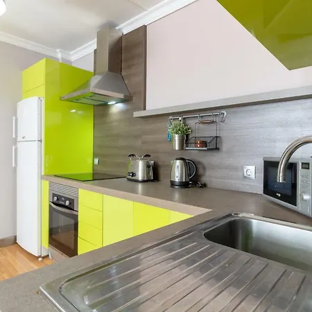 In Excellent Neighborhood Apartment *