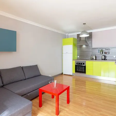 Apartment In Excellent Neighborhood *
